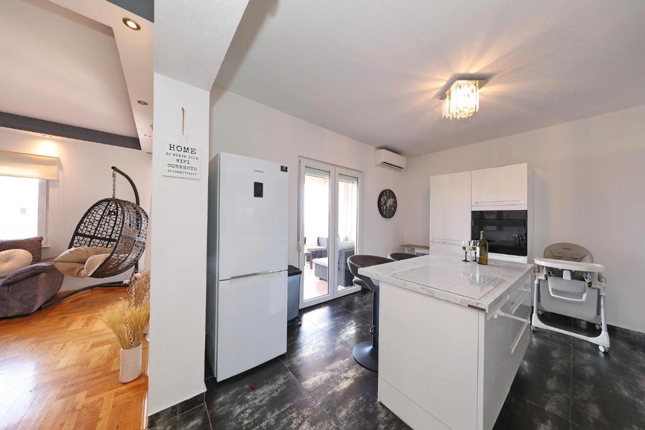 Apartman Nika Sa Jacuzzijem ซาดาร์ ภายนอก รูปภาพ